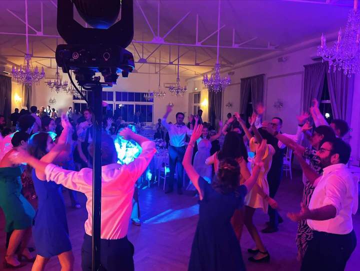 Le succès d'une soirée d'entreprise : une animation DJ professionnelle